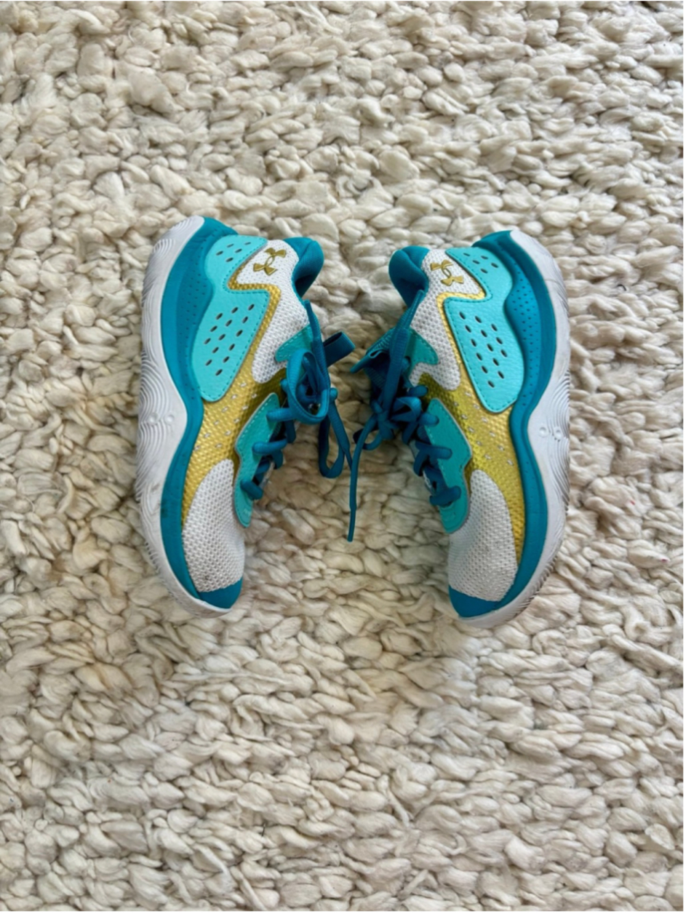 Under Armour Kids Turquoise and Gold Sneakers 13
